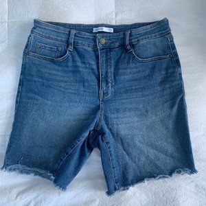 Like new Nine West Bermuda Shorts Size 10
